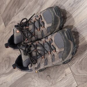 Men's Merrell Moab Waterproof Hiking Shoes - Size 8.5